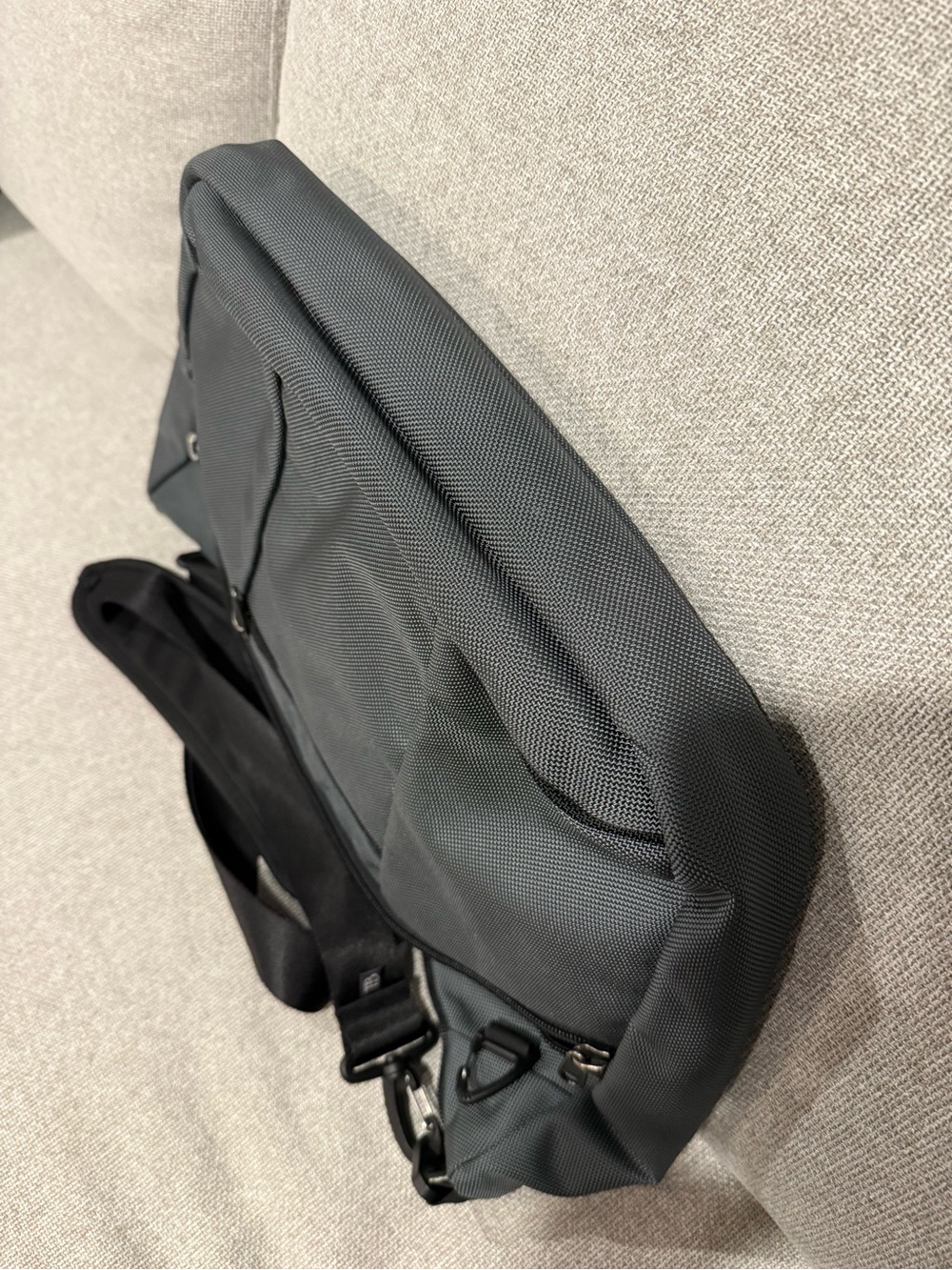 Tom Bihn Parental Unit - Steel 1050 Ballistic/Ultraviolet 200 Halcyon, like new! - Picture 7 of 7